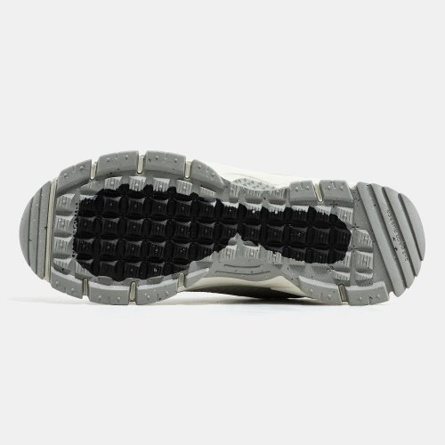 Nike Zoom Vomero 5 Roam Summit White/Light Bone/Light Iron Ore/Black HV5951‑100