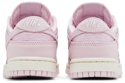Nike Dunk Low WMNS “Regal Pink/Soft Pearl/Pink Foam” HJ5870‑600