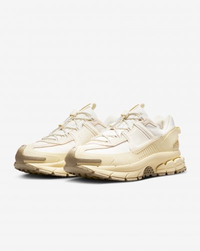 Кросівки унісекс Nike Zoom Vomero Roam (FV2295-101)
