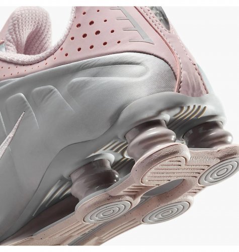 Кросівки жіночі Nike Shox R4 (AR3565-600)