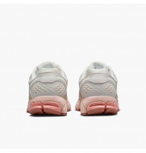 Кросівки жіночі Nike Wmns Zoom Vomero 5 (FJ2028-002)