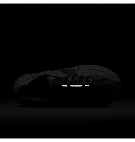 Кросівки жіночі Nike Zoom Vomero 5 (FJ2028-103)
