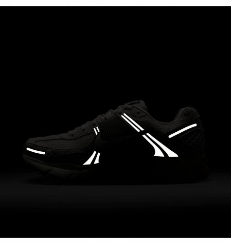 Кросівки жіночі Nike Zoom Vomero 5 (FJ2028-103)