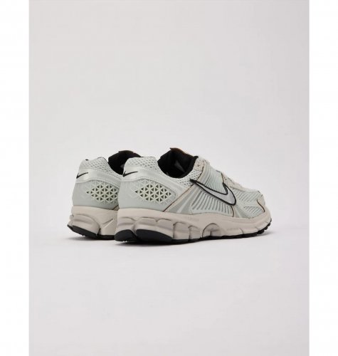 Кросівки жіночі Nike Zoom Vomero 5 (FN6742-001)