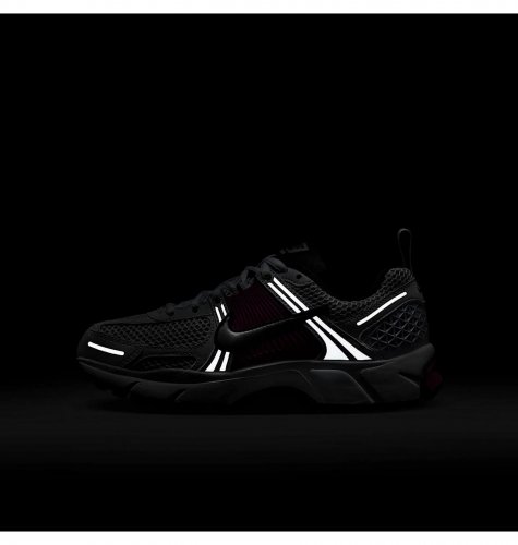 Кросівки жіночі Nike Zoom Vomero 5 Gs (HF6998-102)