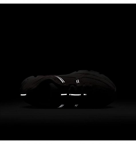 Кросівки жіночі Nike Zoom Vomero 5 Gs (HF6998-600)