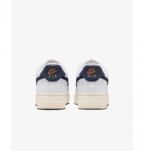 Кросівки жіночі Nike Air Force 1 '07 Flyease (HJ9122-100)