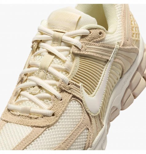 Кросівки жіночі Nike Zoom Vomero 5 (HQ0458-200)