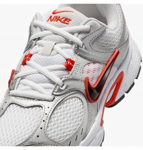 Кросівки жіночі Nike V5 Rnr (HQ7901-100)
