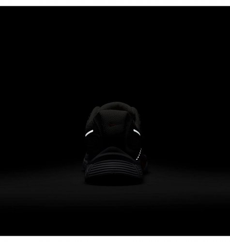 Кросівки жіночі Nike V5 Rnr (HQ7901-100)
