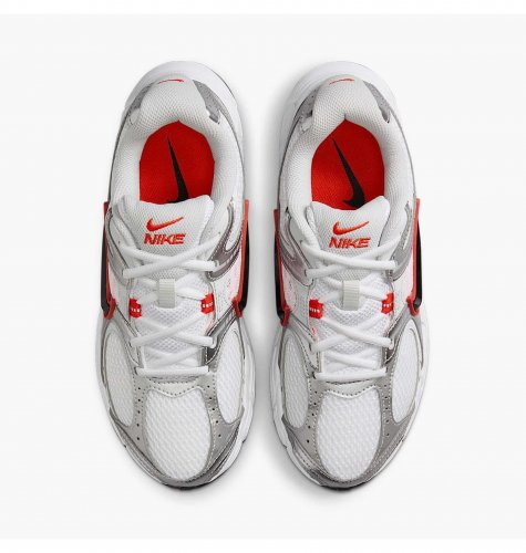 Кросівки жіночі Nike V5 Rnr (HQ7901-100)