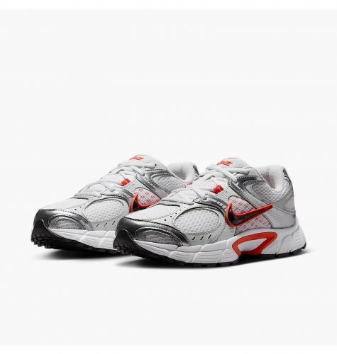 Кросівки жіночі Nike V5 Rnr (HQ7901-100)