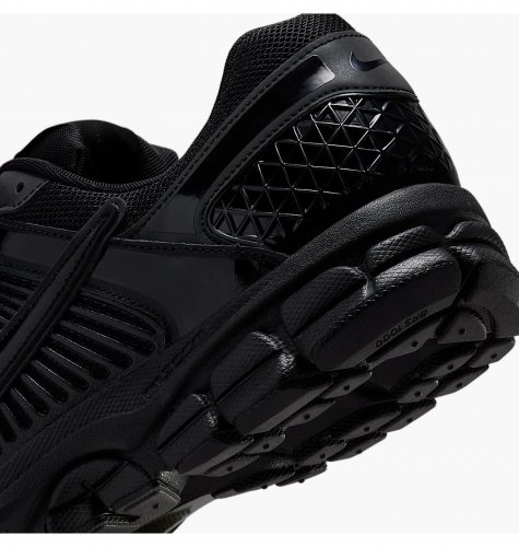 Кросівки чоловічі Nike Zoom Vomero 5 (FZ3313-001)