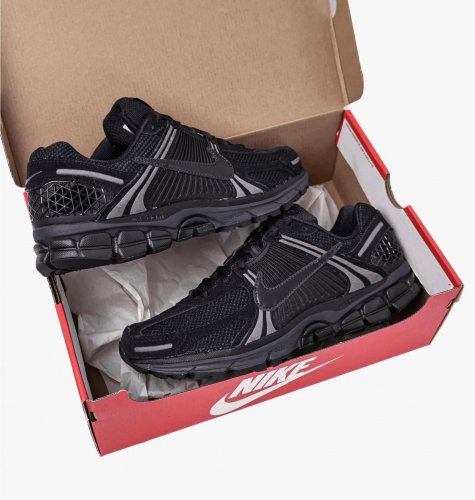 Кросівки чоловічі Nike Zoom Vomero 5 (HF1553-001)
