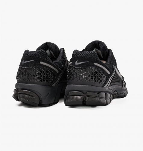 Кросівки чоловічі Nike Zoom Vomero 5 (HF1553-001)
