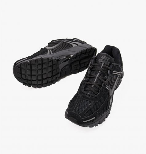 Кросівки чоловічі Nike Zoom Vomero 5 (HF1553-001)